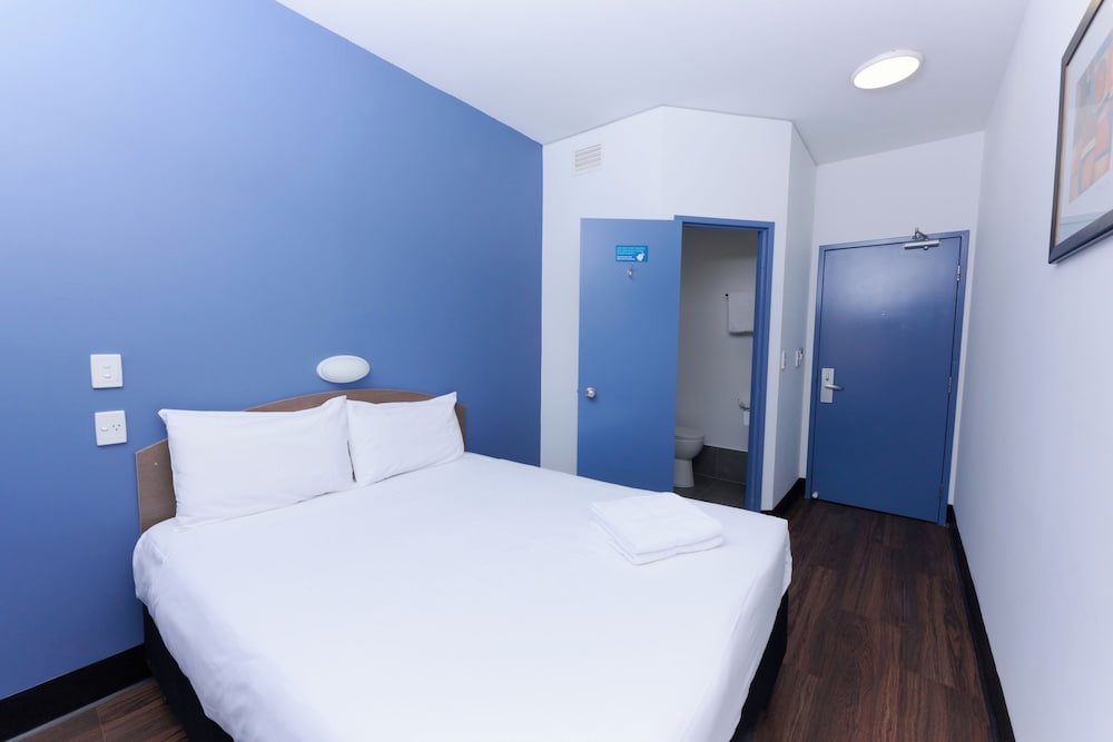 Habitación estándar, 1 cama de matrimonio del hotel Ibis Budget Perth Airport. Foto 1
