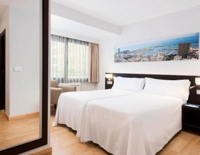 Habitación Doble Estándar del hotel Alicante Gran Sol, Affiliated by Meliá. Foto 1