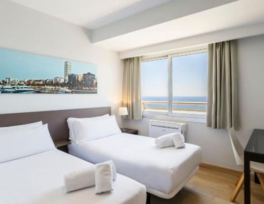 Habitación Familiar con vistas al mar del hotel Alicante Gran Sol, Affiliated by Meliá. Foto 2