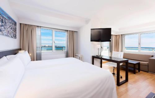 Habitación Superior con vistas del hotel Alicante Gran Sol, Affiliated by Meliá. Foto 2