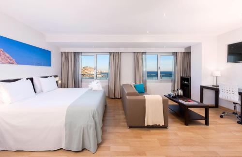 Habitación Premium del hotel Alicante Gran Sol, Affiliated by Meliá. Foto 4
