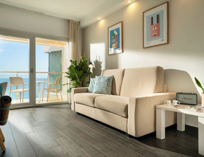 The Townhouse vista mar del hotel INNSiDE Alicante Porta Maris