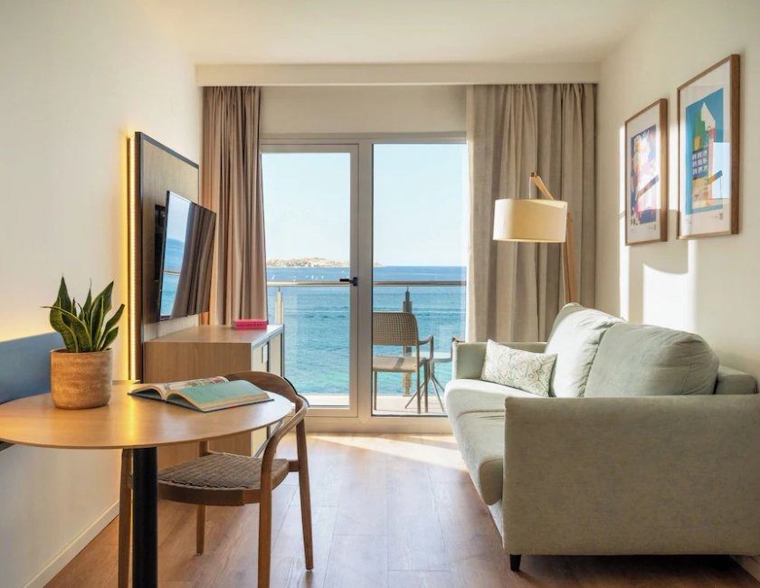 The Loft Vista Mar del hotel INNSiDE Alicante Porta Maris. Foto 5