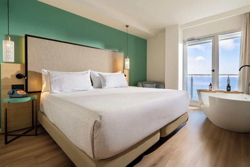 The Loft Vista Mar del hotel INNSiDE Alicante Porta Maris. Foto 3