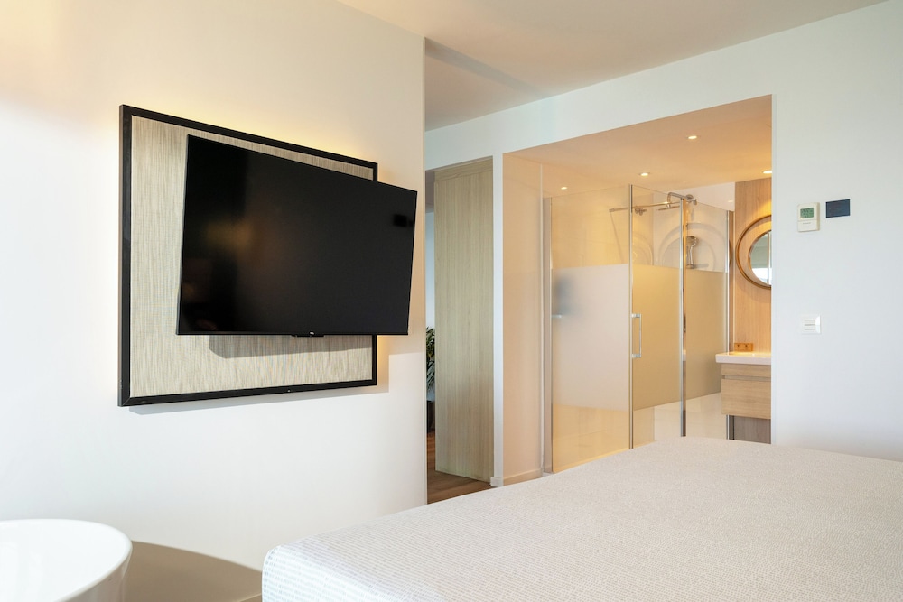 The Loft Vista Mar del hotel INNSiDE Alicante Porta Maris. Foto 4