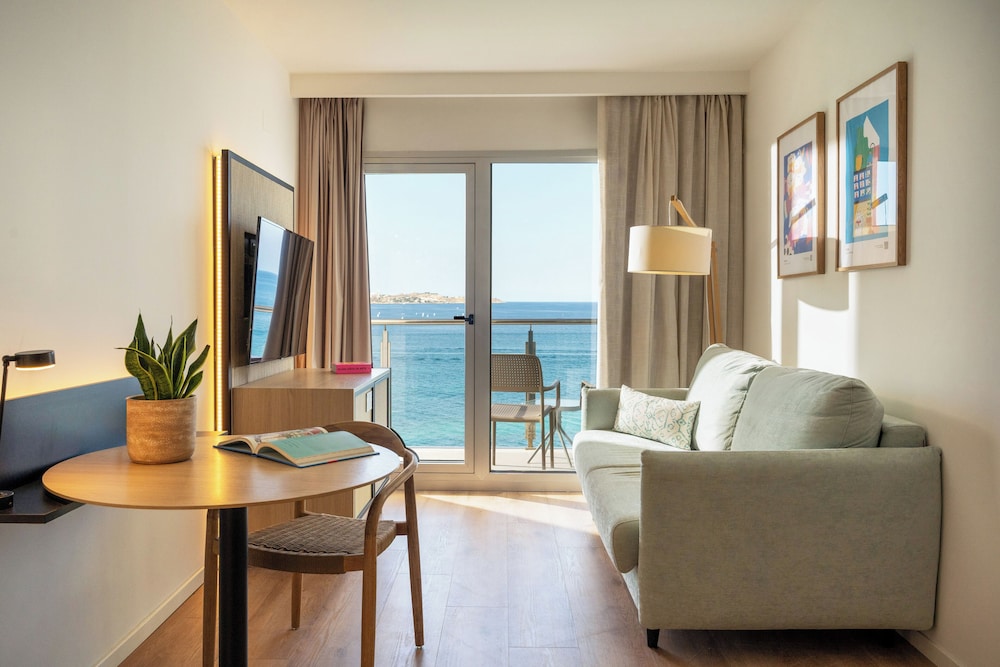The Loft Vista Mar del hotel INNSiDE Alicante Porta Maris. Foto 5