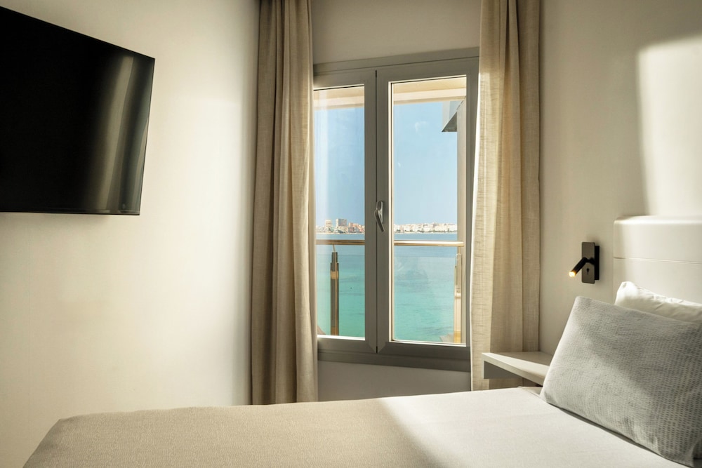 The Townhouse vista mar del hotel INNSiDE Alicante Porta Maris. Foto 3