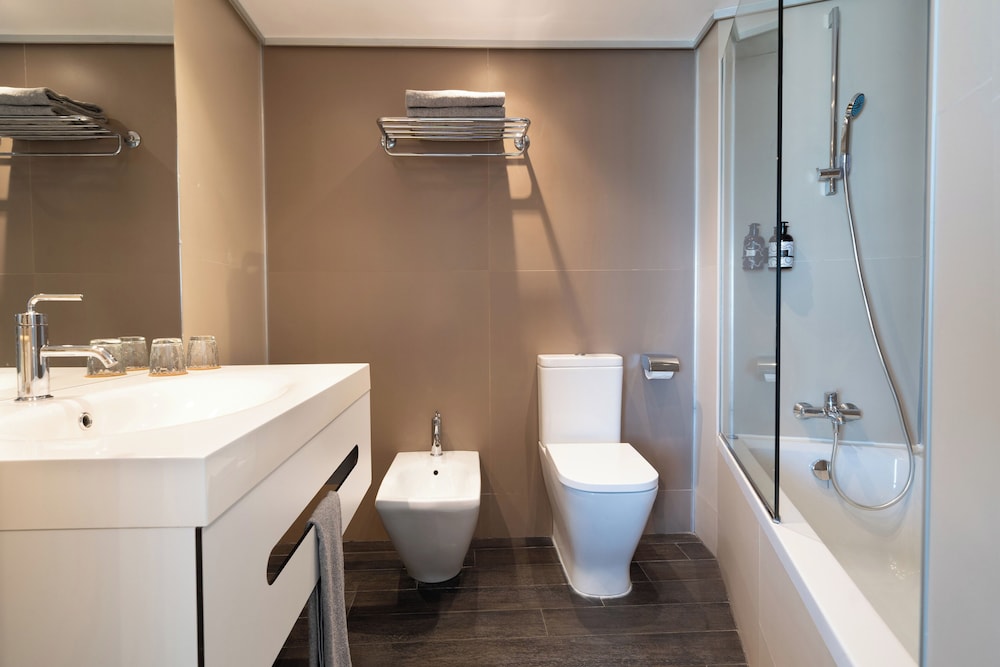The Townhouse vista mar del hotel INNSiDE Alicante Porta Maris. Foto 5