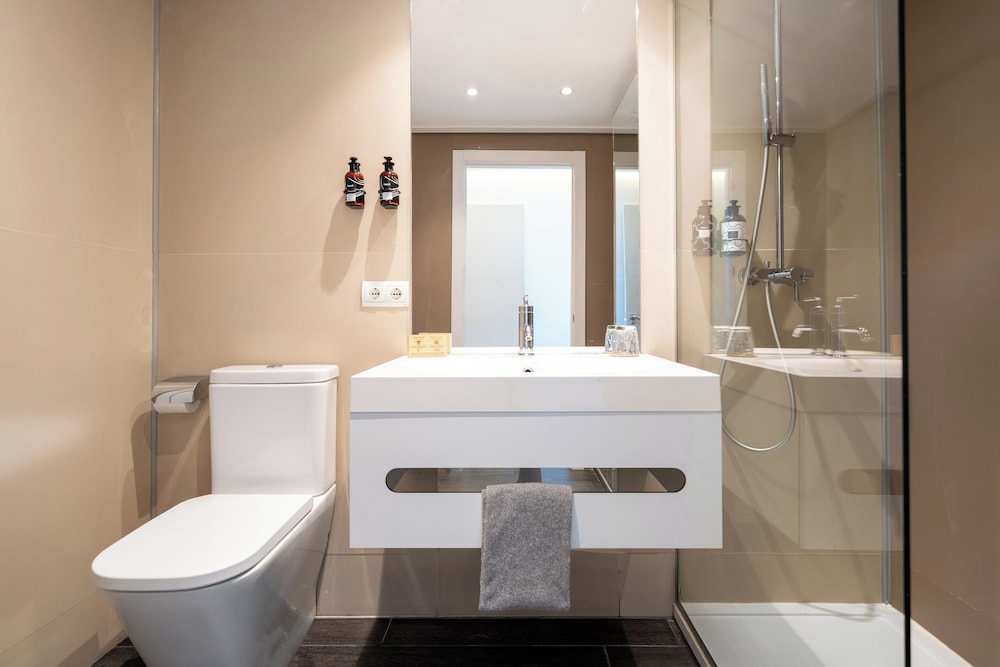The Townhouse vista mar del hotel INNSiDE Alicante Porta Maris. Foto 6