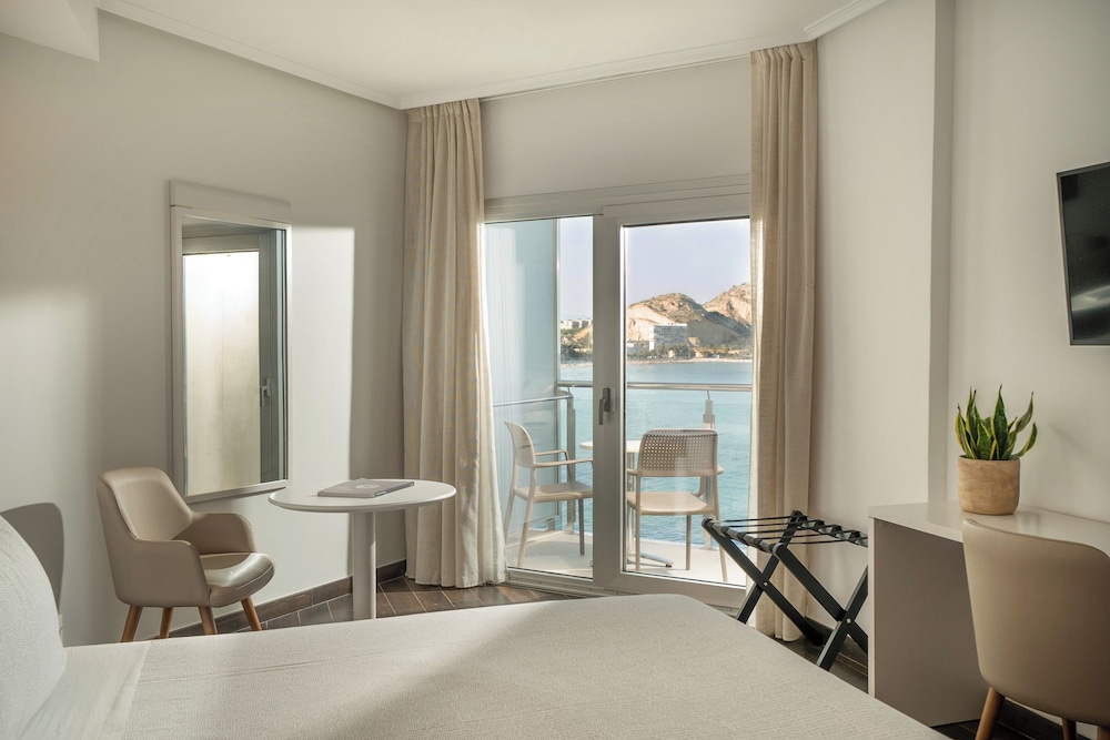 The INNSiDE Room vista mar del hotel INNSiDE Alicante Porta Maris