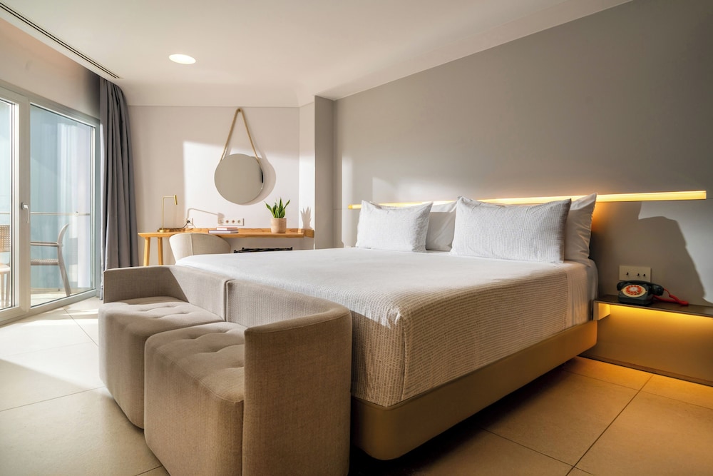 The INNSiDE Room Premium vista puerto del hotel INNSiDE Alicante Porta Maris