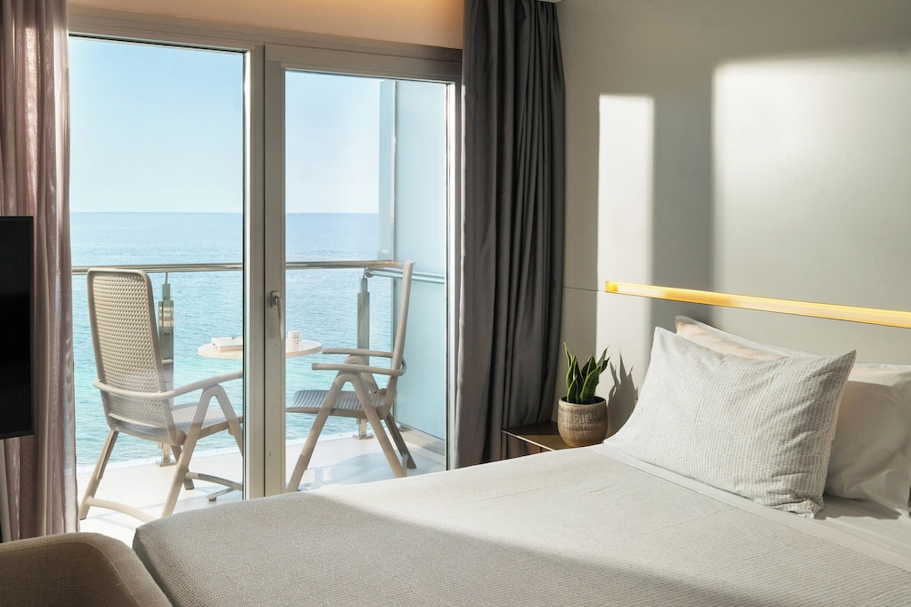 The Studio vista mar del hotel INNSiDE Alicante Porta Maris. Foto 2