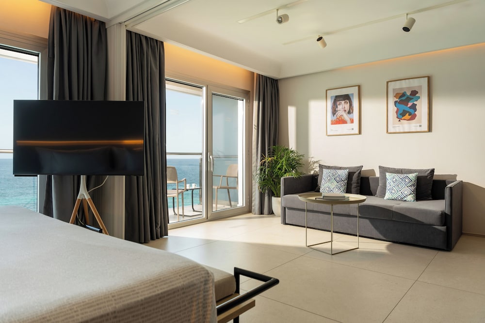 The Studio vista mar del hotel INNSiDE Alicante Porta Maris. Foto 3