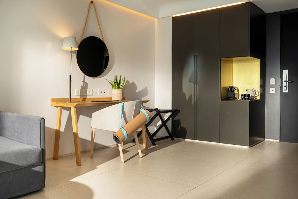 The Studio vista mar del hotel INNSiDE Alicante Porta Maris. Foto 5