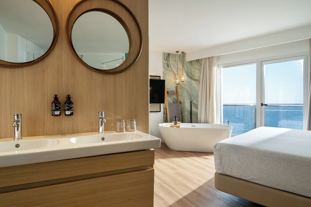 The Loft Connecting Room vista mar del hotel INNSiDE Alicante Porta Maris. Foto 10