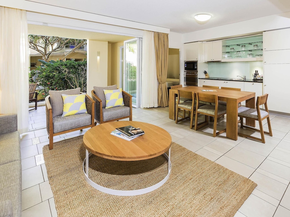Apartamento de un dormitorio con vistas al jardín o a la piscina del hotel The Sebel Noosa. Foto 1