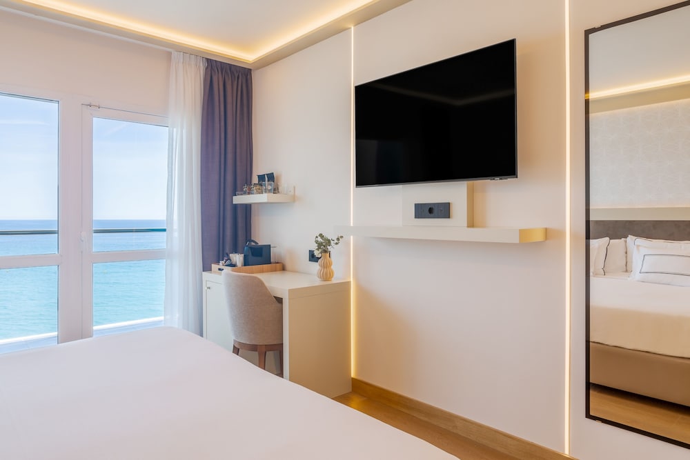 Premium The Level Vista Mar del hotel Melia Alicante. Foto 8