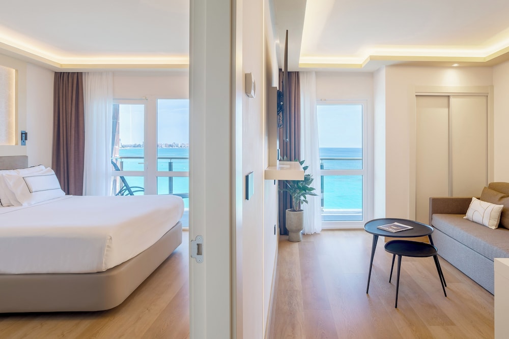 Junior Suite Premium The Level Vista Mar del hotel Melia Alicante