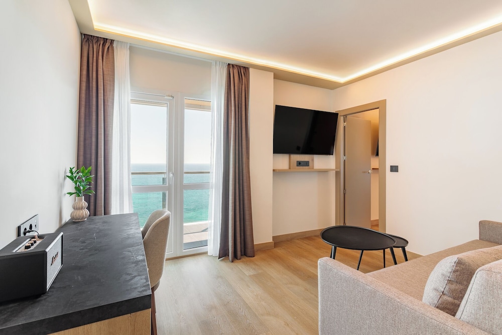 Junior Suite Premium The Level Vista Mar del hotel Melia Alicante. Foto 6