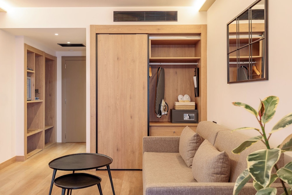 Junior Suite Premium The Level Vista Mar del hotel Melia Alicante. Foto 12