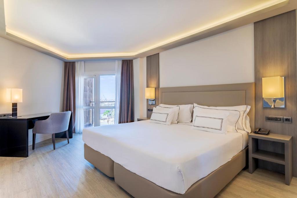 Habitación doble Premium del hotel Melia Alicante. Foto 1