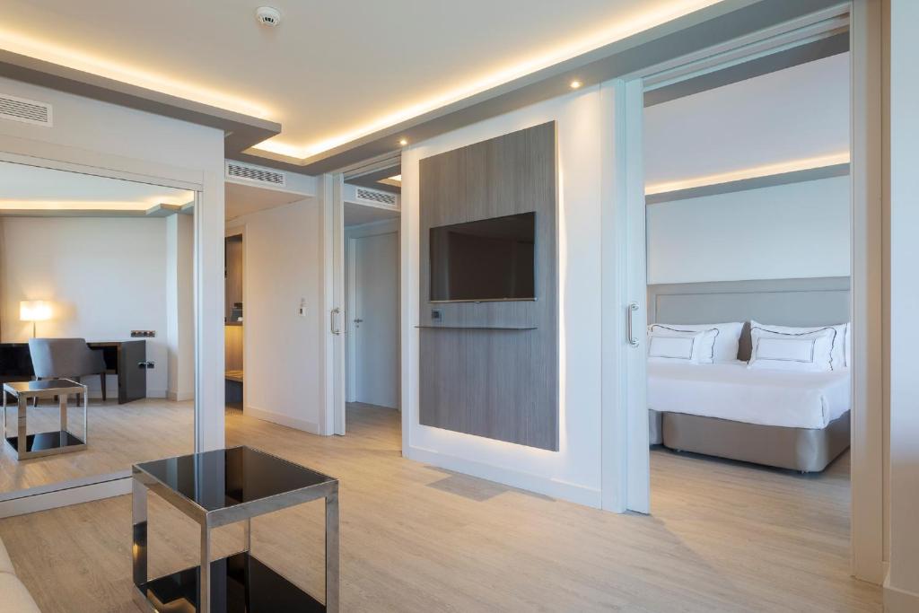 Junior suite Business del hotel Melia Alicante. Foto 1