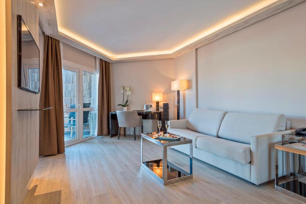 Junior suite The Level del hotel Melia Alicante. Foto 1