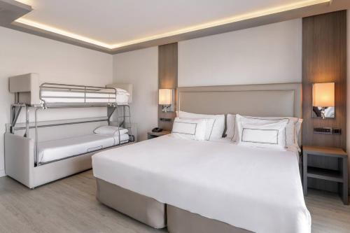 Grand Premium Room del hotel Melia Alicante. Foto 1