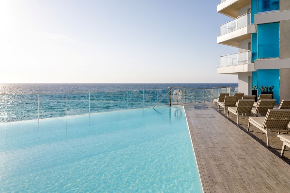 Meliá The Level Room Acceso Piscina Vista mar del hotel Melia Alicante. Foto 7
