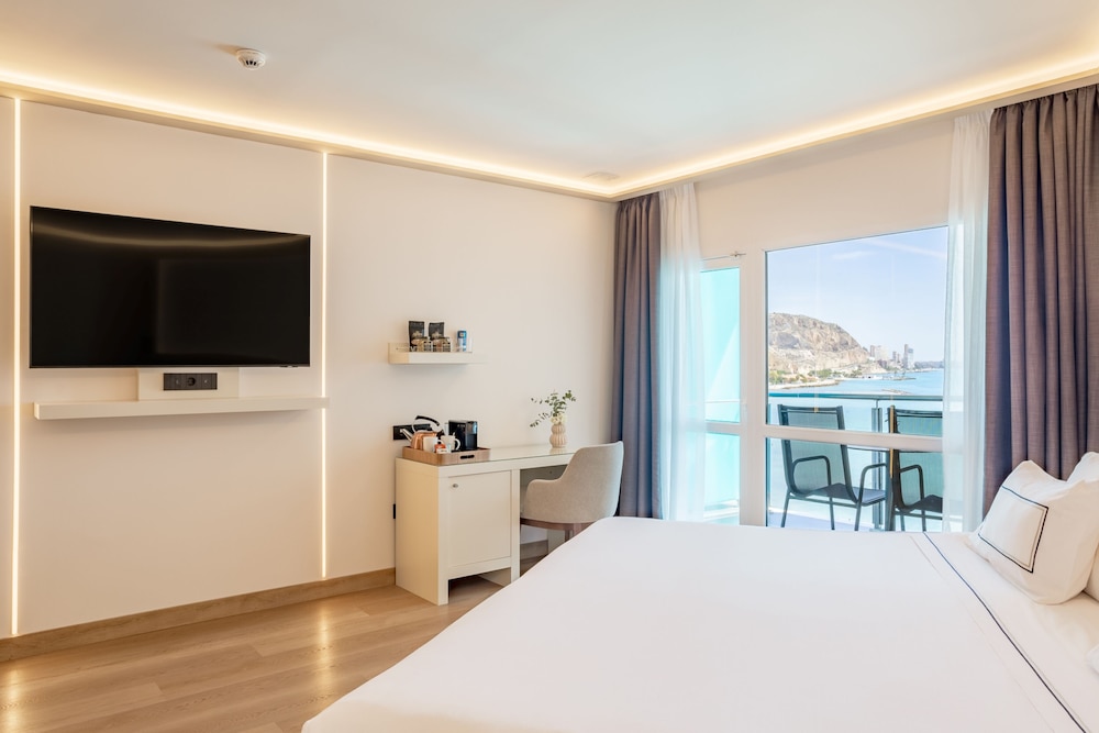 GRAND PREMIUM THE LEVEL del hotel Melia Alicante. Foto 9