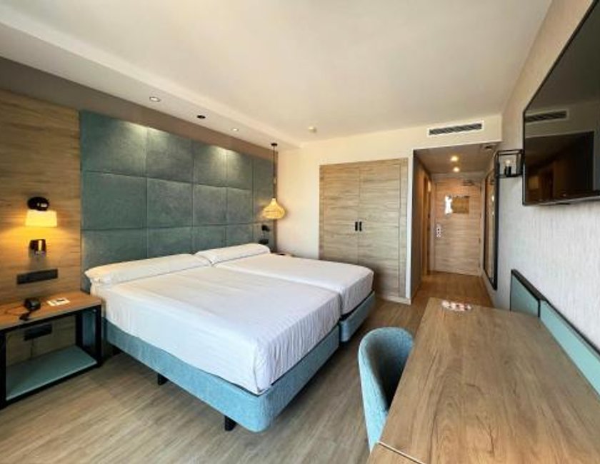 Habitación Doble Superior con vistas a la ciudad - 1 o 2 camas del hotel Sercotel Maya Alicante