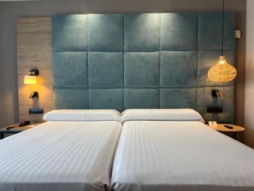 Habitación Doble Superior con vistas a la ciudad - 1 o 2 camas del hotel Sercotel Maya Alicante