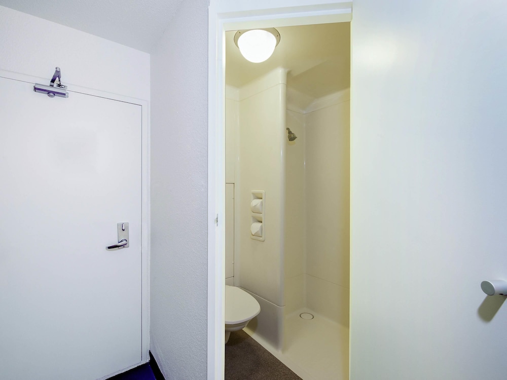 Habitación Estándar con 1 Cama Queen del hotel Ibis Budget Enfield. Foto 4