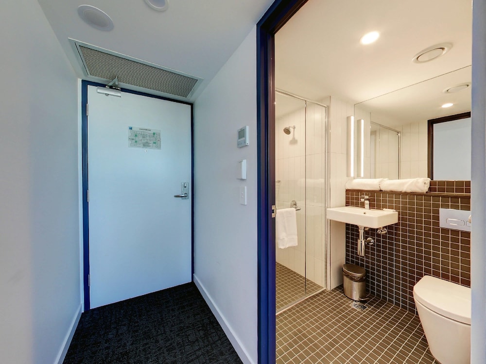 Habitación doble Superior 1 Cama queen del hotel Ibis Budget Sydney Airport. Foto 4