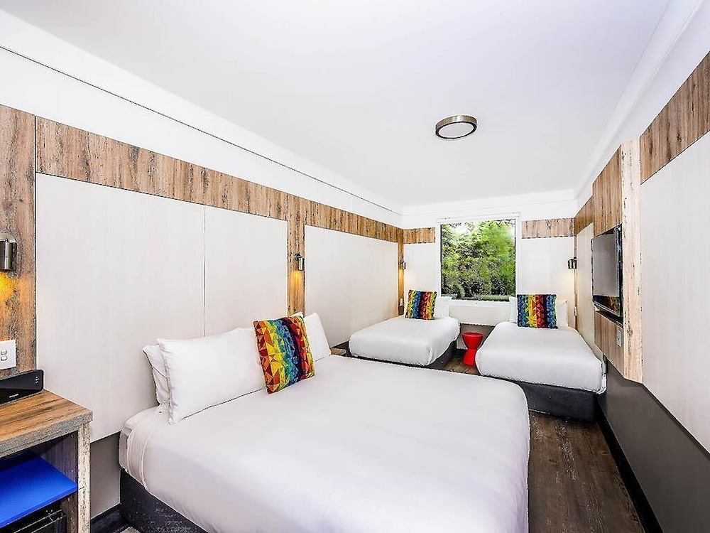 Habitación estándar, 1 cama queen del hotel Ibis Budget Sydney Airport. Foto 2