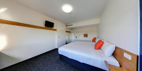 Habitación Estándar - 2 Camas Queen del hotel Ibis Budget Sydney Airport. Foto 2