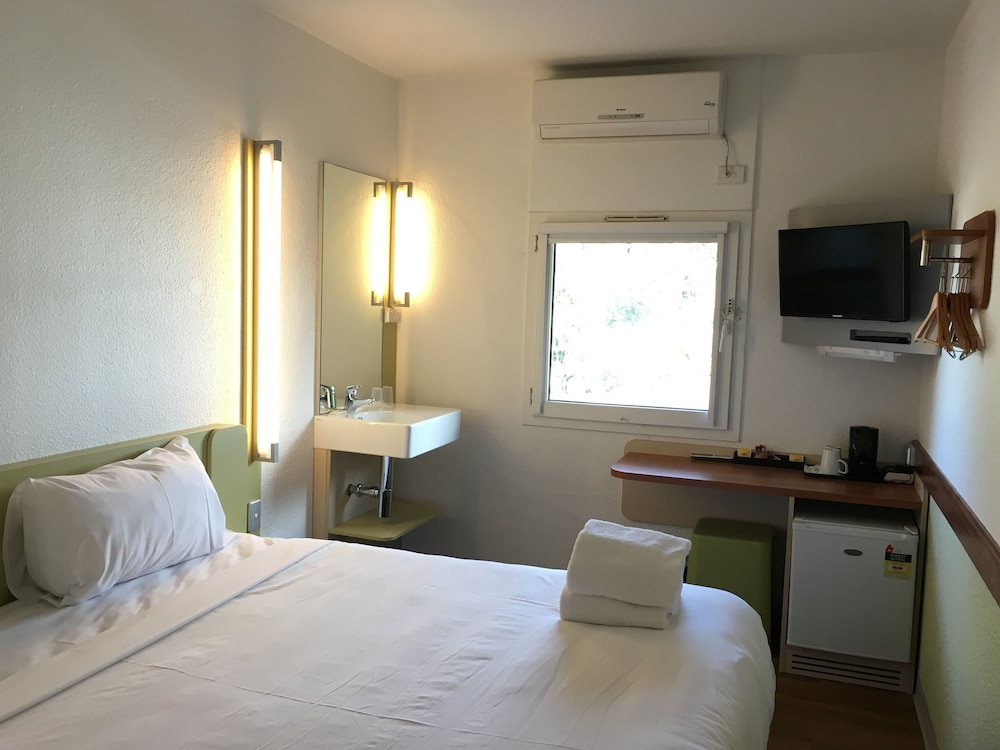 Habitación estándar con 2 camas individuales del hotel Ibis Budget St Peters. Foto 3