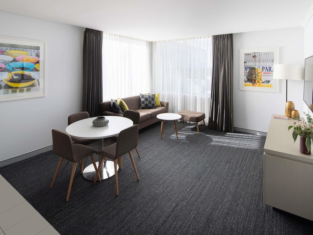 Apartamento Ejecutivo de 1 Dormitorio con Cama King del hotel Mercure Sydney Bankstown. Foto 2