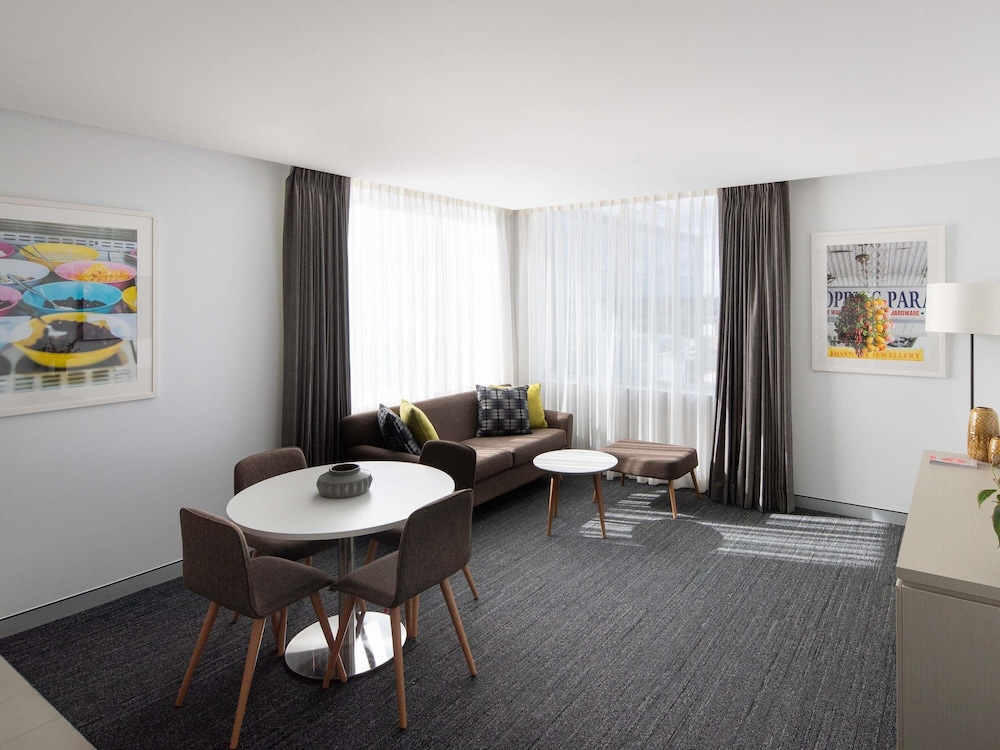 Apartamento Ejecutivo de 1 Dormitorio con Cama King del hotel Mercure Sydney Bankstown. Foto 9