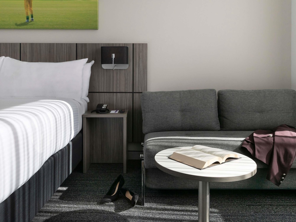 Habitación Estándar Accesible con Cama Queen del hotel Mercure Sydney Bankstown. Foto 1
