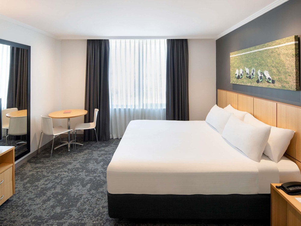 Habitación Estándar Accesible con Cama Queen del hotel Mercure Sydney Bankstown. Foto 3