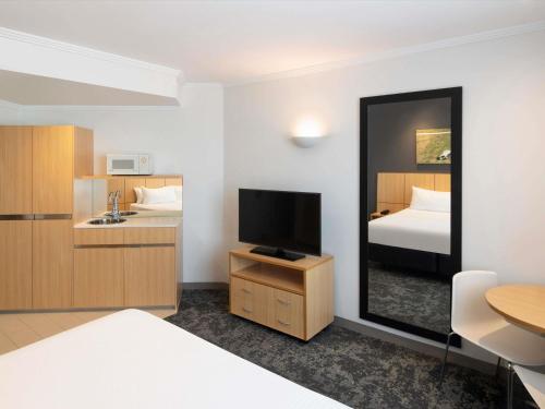 Habitación estándar con cama King del hotel Mercure Sydney Bankstown