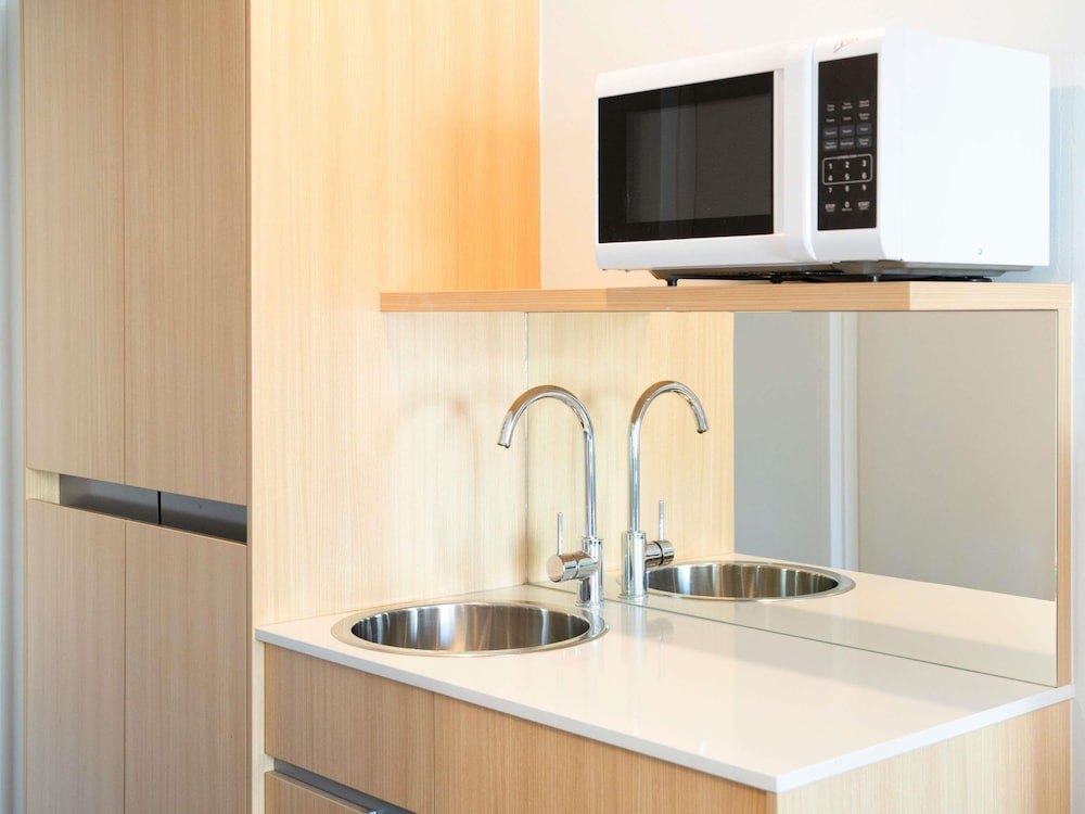 Habitación Estándar Triple del hotel Mercure Sydney Bankstown. Foto 5
