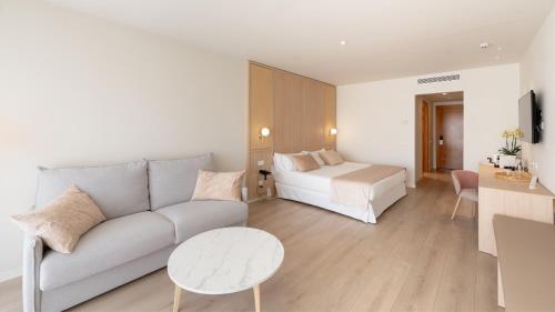 Habitación Doble Premium con terraza del hotel RH Ifach
