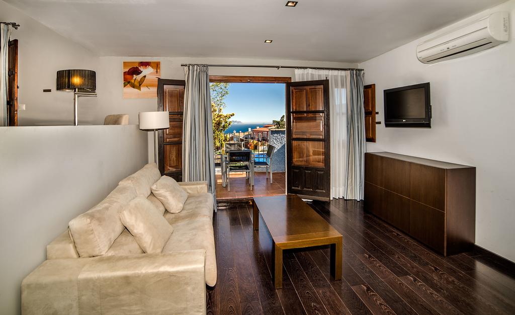 Estudio Vista Piscina del hotel Occidental Pueblo Acantilado. Foto 2