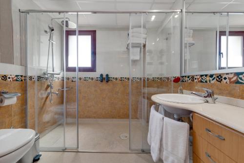 Suite Junior Familiar del hotel Daniya Denia. Foto 1