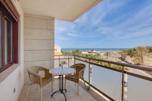 Suite Junior con vistas al mar del hotel Daniya Denia. Foto 1