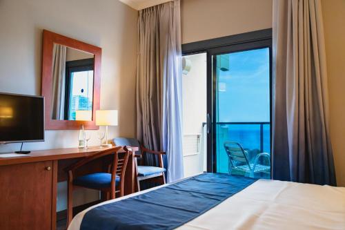 Habitación Doble con vistas al mar - 1 o 2 camas del hotel Port Denia. Foto 2