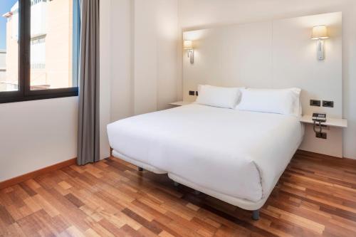 Habitación Doble del hotel B&B Elche. Foto 2