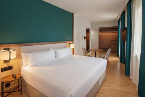 Habitación Superior - 1 cama grande del hotel Elche Centro Affiliated by Meliá. Foto 7